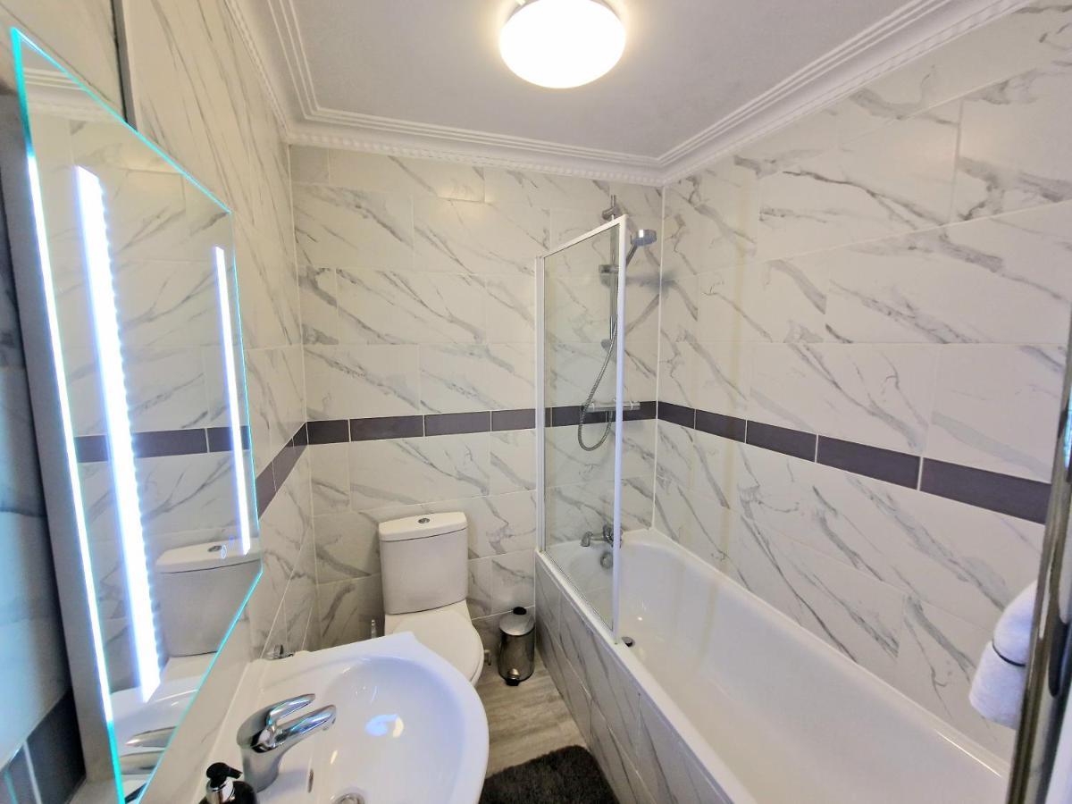 Cosy Home In Kensington - Great Location! 3 Minutes Walk To Earl'S Court Station Londýn Exteriér fotografie
