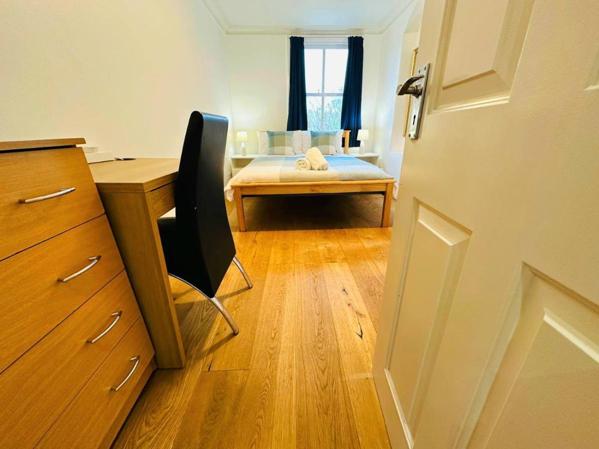 Cosy Home In Kensington - Great Location! 3 Minutes Walk To Earl'S Court Station Londýn Exteriér fotografie