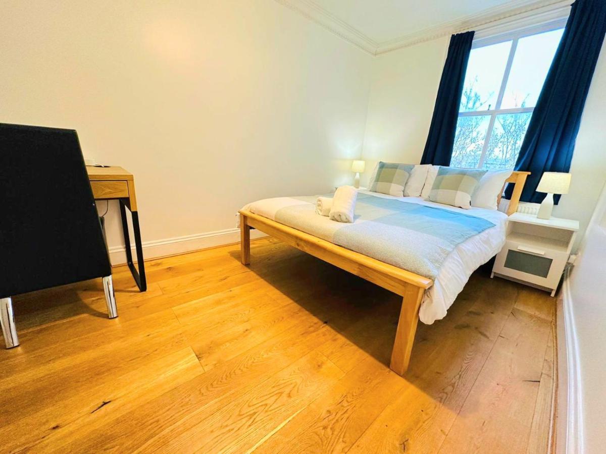 Cosy Home In Kensington - Great Location! 3 Minutes Walk To Earl'S Court Station Londýn Exteriér fotografie
